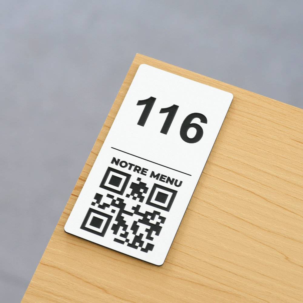 Plaque Qr code pour menu avec numéro de table blanc