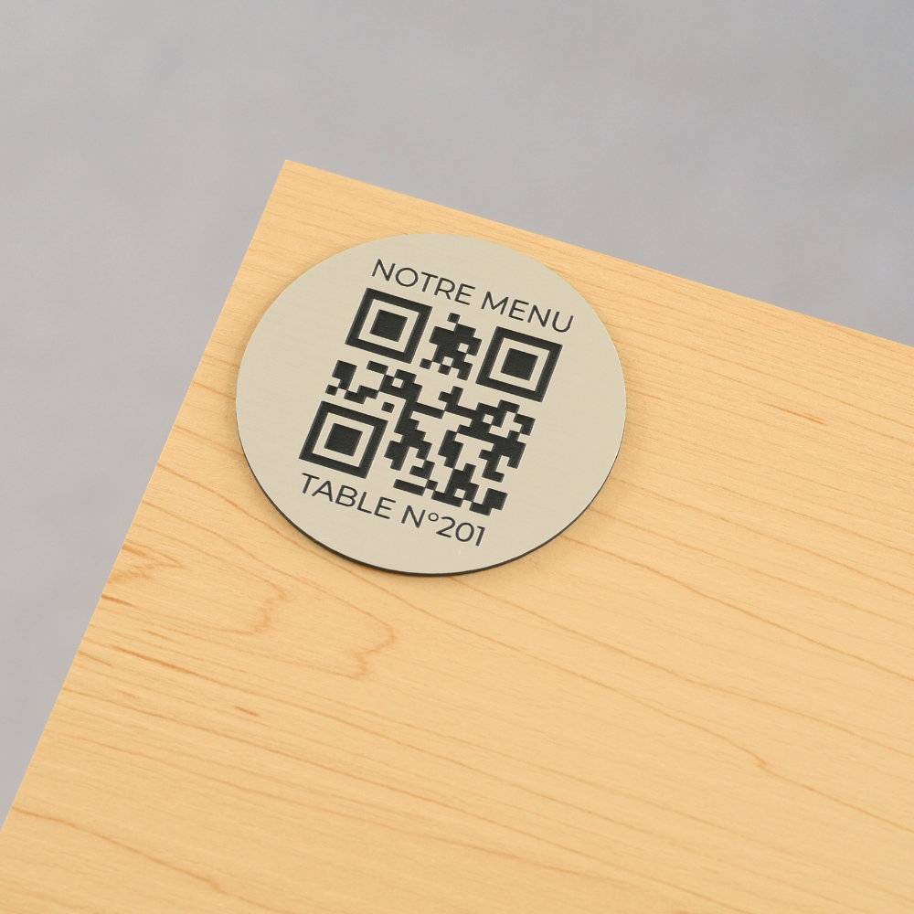 Plaque QR code ronde avec numéro de table argent