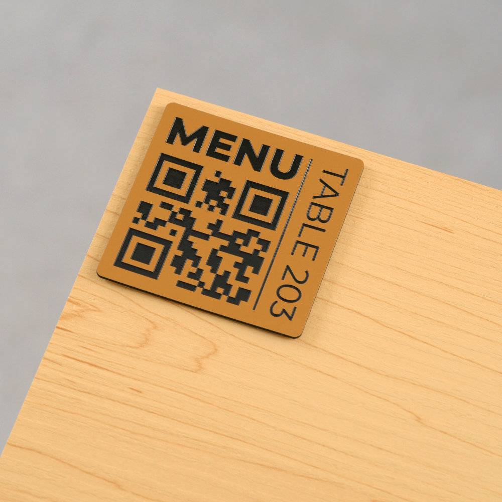 Plaque QR code avec numéro de table en bronze