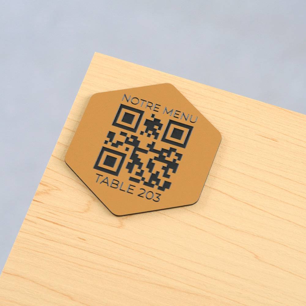 Plaque hexagonal qr code avec numéro de table adhésive en bronze