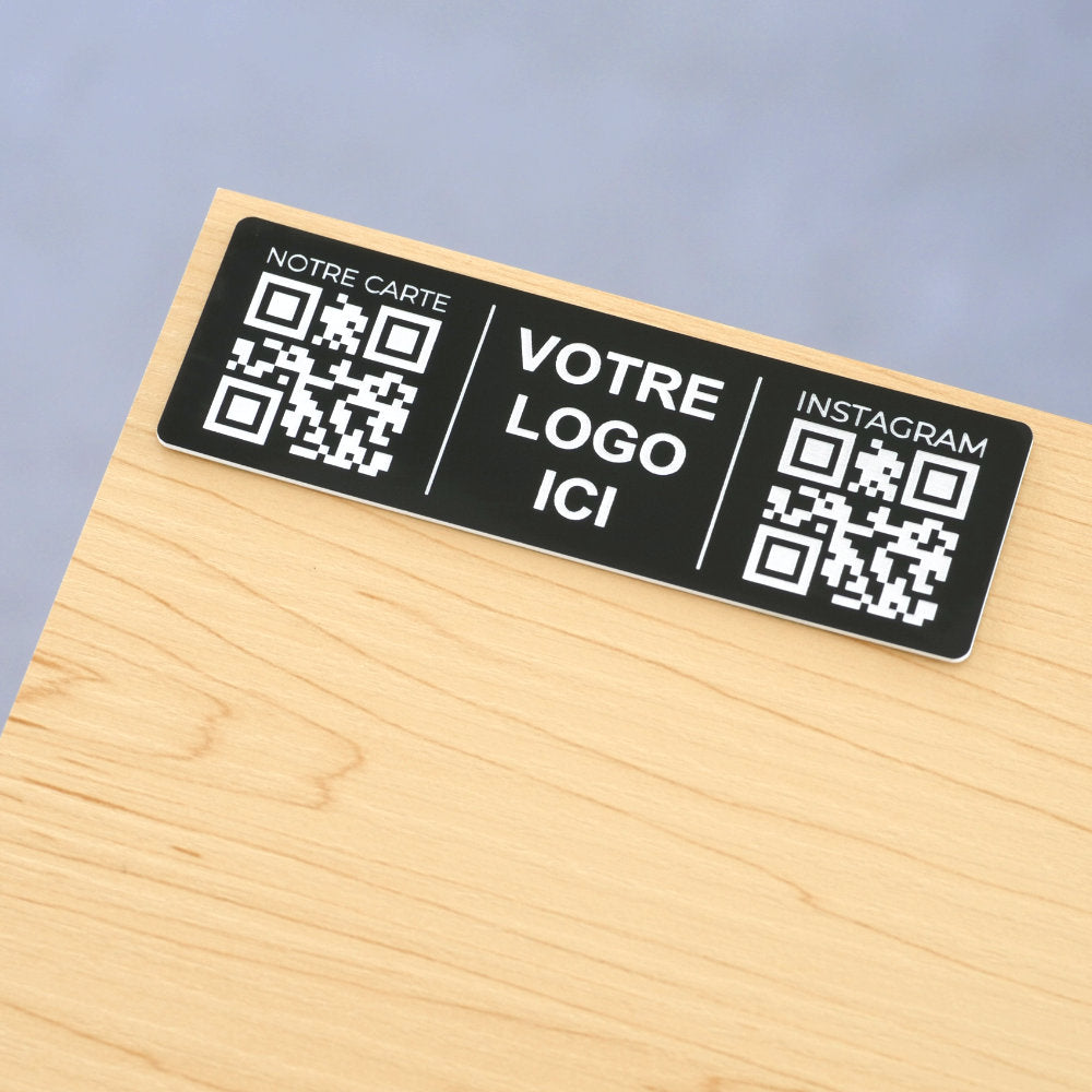 Plaque deux Qr code avec logo et numéro de table gravé rectangulaire en noir