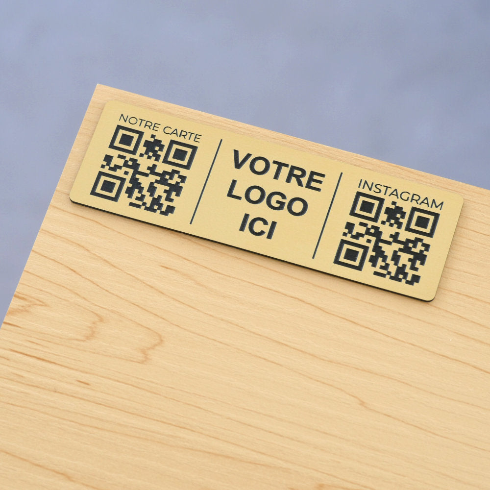 Plaque deux Qr code avec logo et numéro de table gravé rectangulaire en or