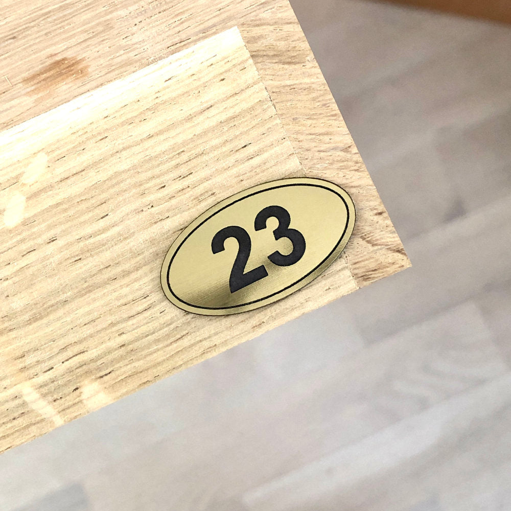 numéro de table gravé en or oval