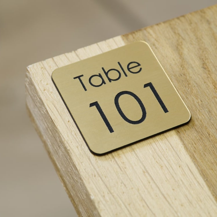 Numéro de table personnalisé gravé original dorée